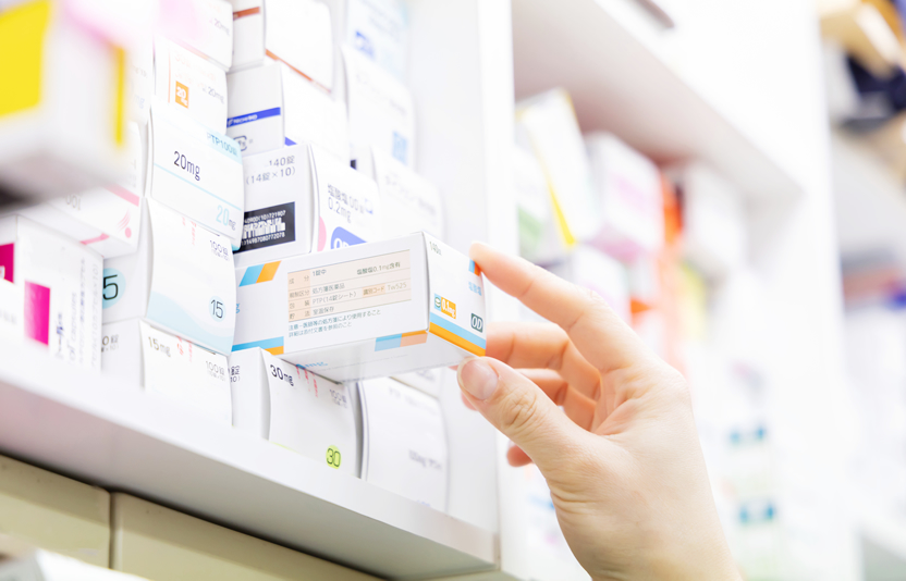 株式会社ケアーズ 高槻駅前ケアーズ薬局のパート 薬剤師 調剤併設ドラッグストア求人イメージ